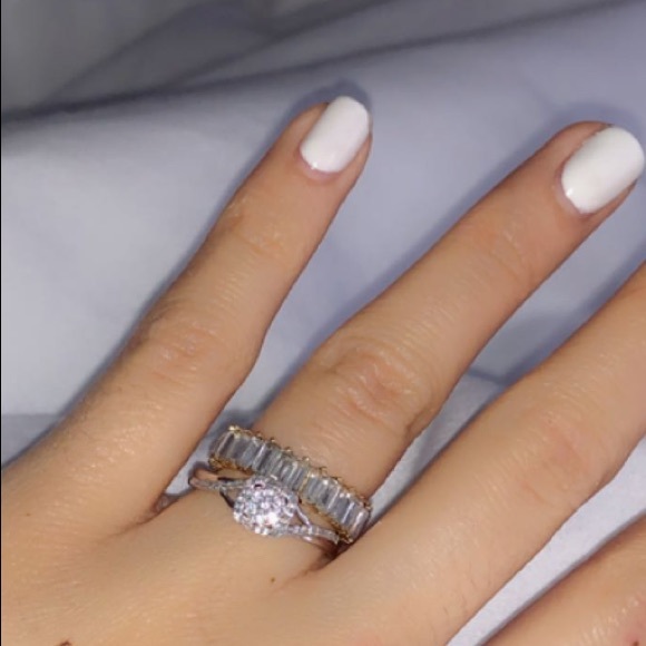 Diamond ring - Picture 2 of 2